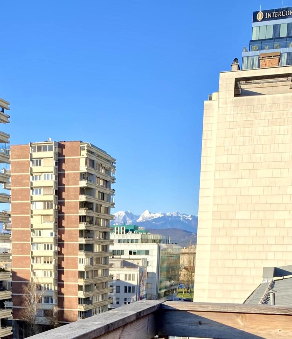 Little Plaza Duplex Apartment Ljubljana Bagian luar foto